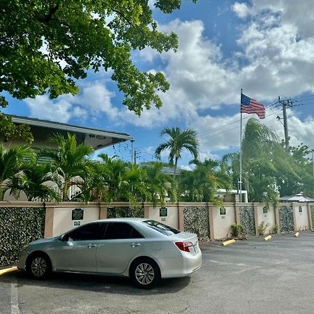 Sheridan Suites Apartments Dania Beach Exterior photo