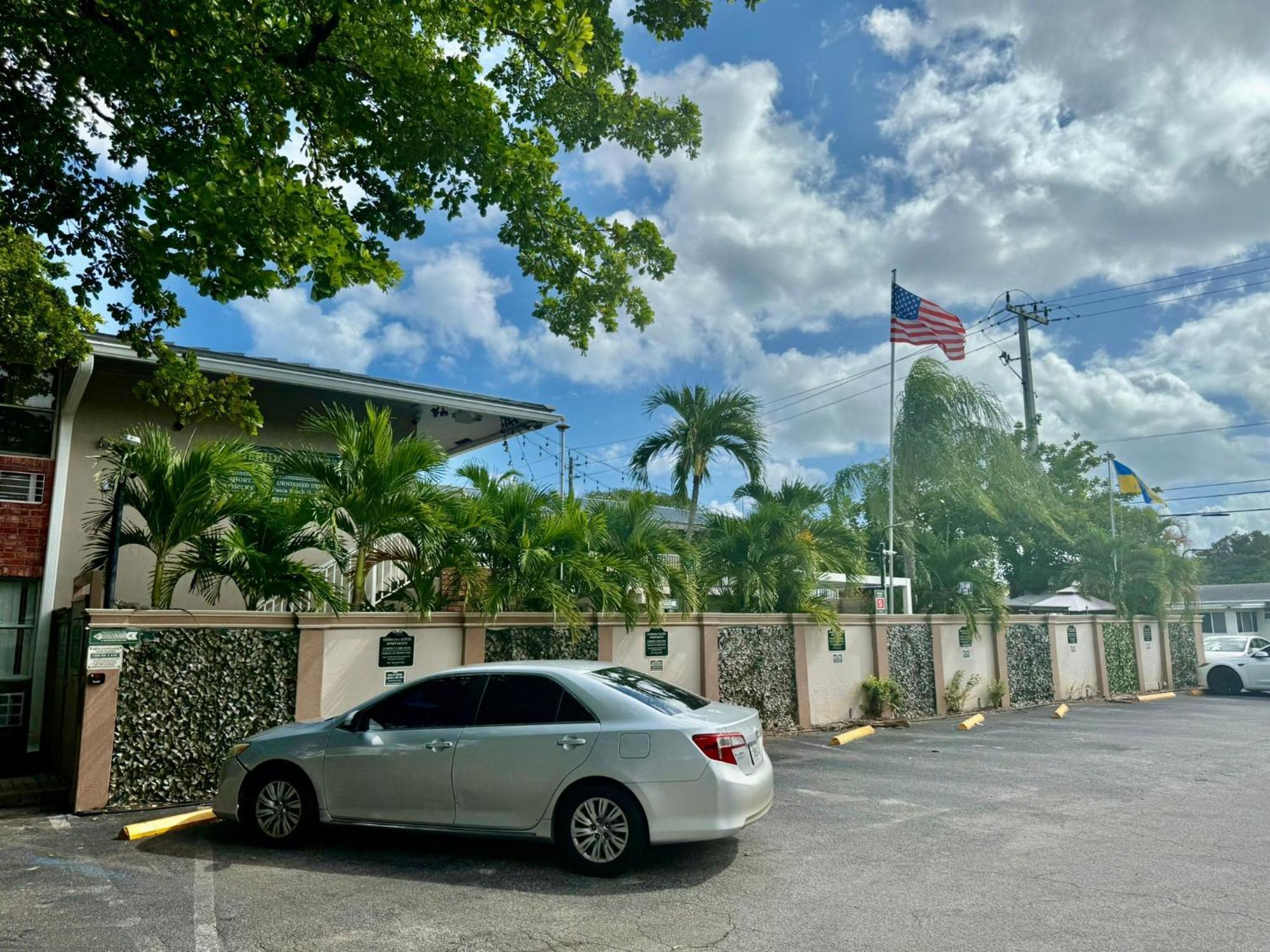 Sheridan Suites Apartments Dania Beach Exterior photo